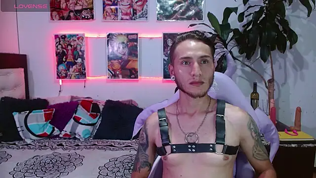 Snapshot of yuliet_tayler7 chatting on February 18, 1:43 am yuliet tayler7 online show from February 18, 1:43 am