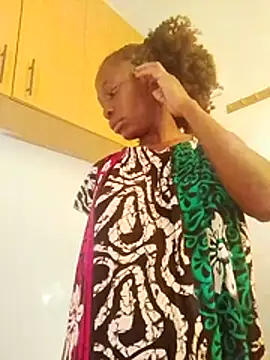 Snapshot of LOVELY-2BERRY chatting on November 1, 5:31 am LOVELY-2BERRY online show from November 1, 5:31 am