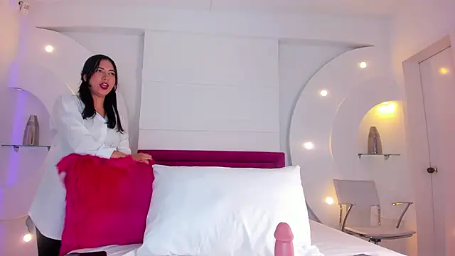 AliceHanz online show from December 8, 4:04 am