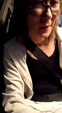 Snapshot of Timide_girl2 chatting on January 20, 1:21 pm Timide girl2 online show from January 20, 1:21 pm