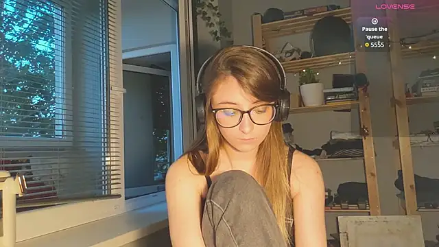 monlight  dana online show from September 20, 4:52 pm