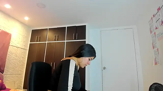 Charlotte Ice1 online show from February 6, 3:31 pm