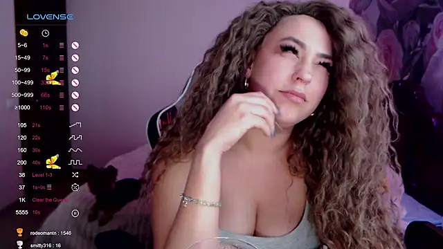  Just a queen 3 online show from December 6, 9:46 pm