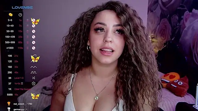  Just a queen 3 online show from December 9, 9:05 pm