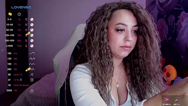  Just a queen 3 online show from December 11, 7:31 am