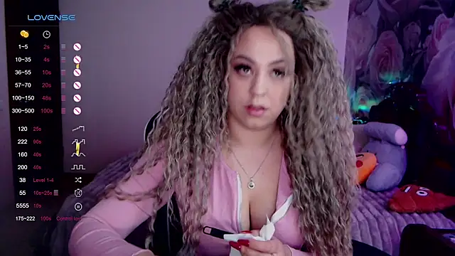  Just a queen 3 online show from January 29, 6:07 pm