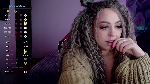  Just a queen 3 online show from February 1, 6:51 pm