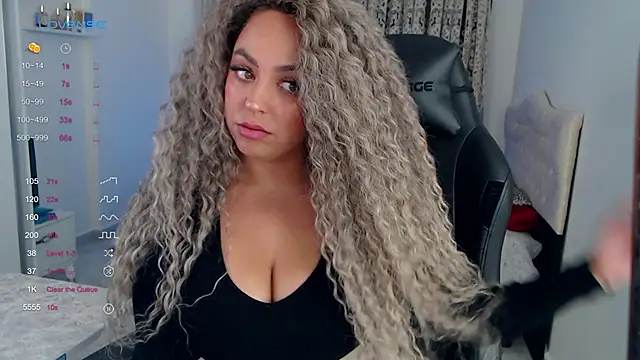  Just a queen 3 online show from October 14, 1:01 pm