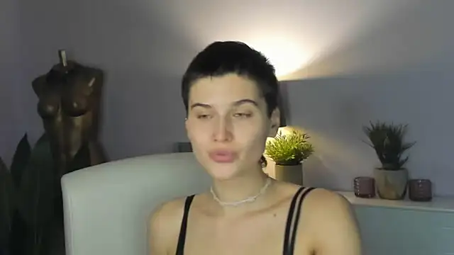 sarah perfect online show from October 19, 1:45 pm