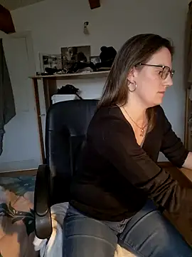 SpiceLea online show from January 6, 2:47 pm