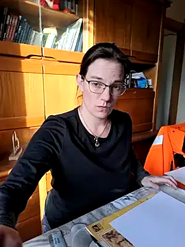 SpiceLea online show from January 18, 2:55 pm