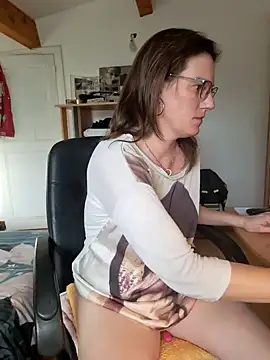 SpiceLea online show from February 1, 3:50 pm