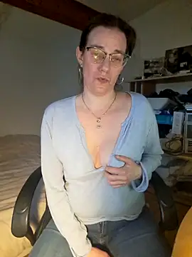 SpiceLea online show from February 11, 4:46 pm