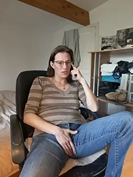 SpiceLea online show from February 13, 11:06 am