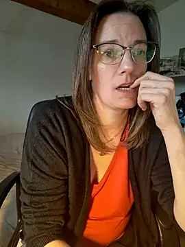 SpiceLea online show from February 20, 12:25 pm