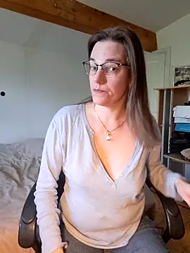 SpiceLea online show from March 2, 9:53 am