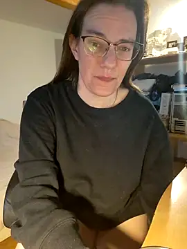 SpiceLea online show from March 7, 4:55 pm