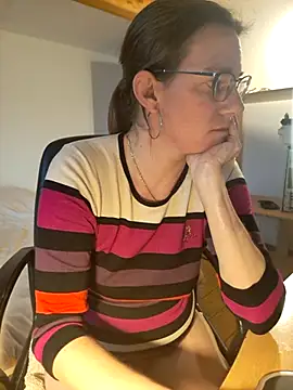 SpiceLea online show from March 10, 5:07 pm