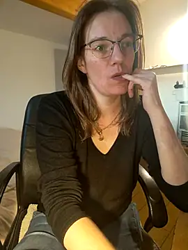 SpiceLea online show from March 13, 5:18 pm