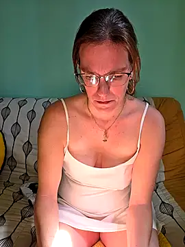 SpiceLea online show from September 15, 11:32 am