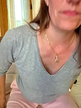 SpiceLea online show from November 18, 3:05 pm