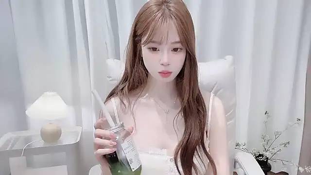 Yuuuuuly online show from November 13, 3:55 pm