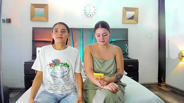 AndreaAndKarina online show from December 2, 12:29 pm