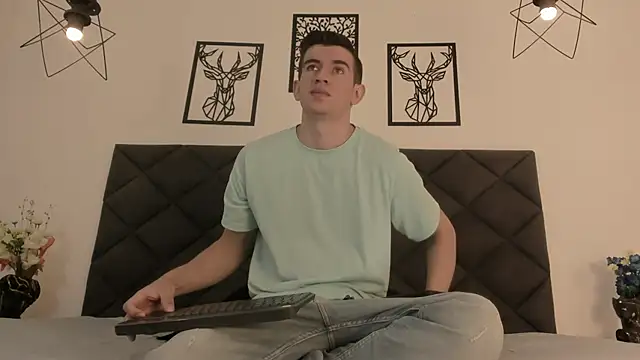 MikaelSlow online show from February 23, 9:26 pm