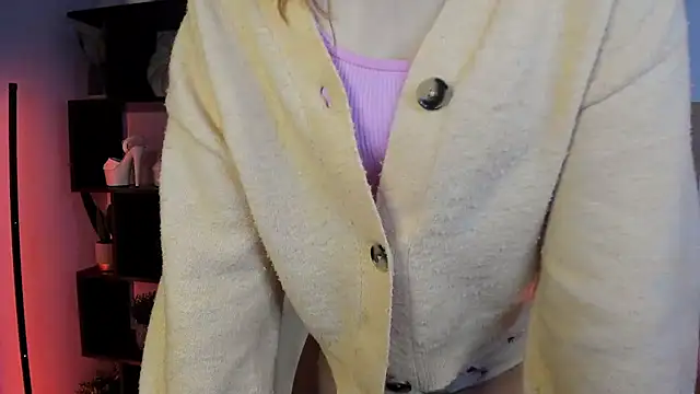 Snapshot of kenzie_x chatting on February 10, 9:25 am kenzie x online show from February 10, 9:25 am