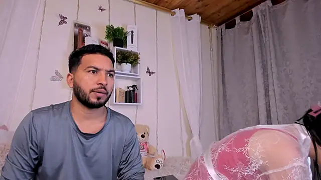 Idara and Edahi01 online show from March 19, 10:42 pm