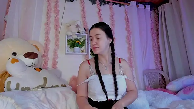 Idara and Edahi01 online show from September 18, 9:00 am