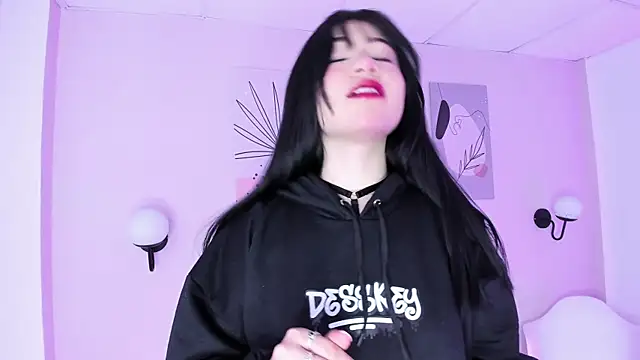 Snapshot of GENNESIS_LOVE chatting on January 9, 8:24 am GENNESIS LOVE online show from January 9, 8:24 am