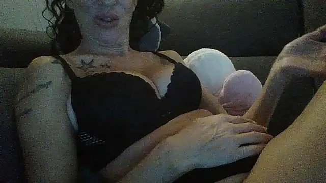 MarikaMilff online show from October 14, 9:15 pm