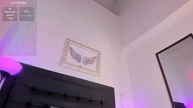 Mia 222 online show from March 5, 12:33 pm