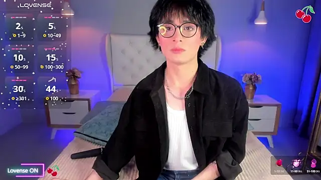 Snapshot of cherryy_boy chatting on October 12, 6:40 pm cherryy boy online show from October 12, 6:40 pm