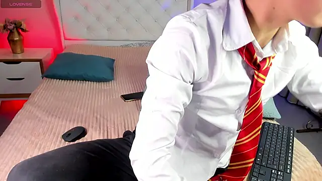 Snapshot of cherryy_boy chatting on November 22, 10:42 pm cherryy boy online show from November 22, 10:42 pm