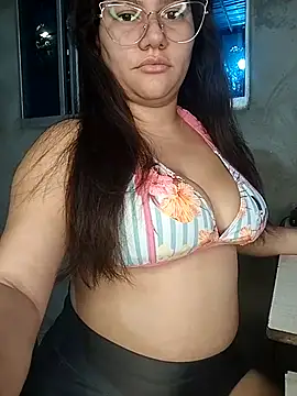 Snapshot of ariana_d20 chatting on October 20, 10:27 am ariana d20 online show from October 20, 10:27 am