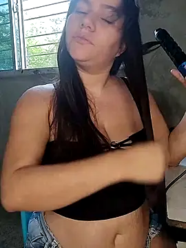 Snapshot of ariana_d20 chatting on October 31, 11:44 am ariana d20 online show from October 31, 11:44 am