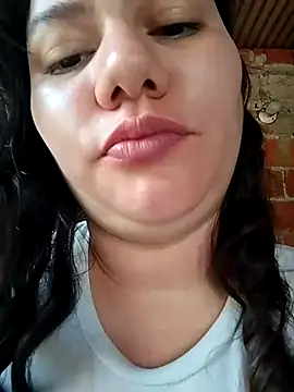 Snapshot of ariana_d20 chatting on November 13, 12:15 pm ariana d20 online show from November 13, 12:15 pm