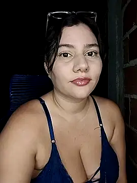 Snapshot of ariana_d20 chatting on November 17, 10:48 pm ariana d20 online show from November 17, 10:48 pm