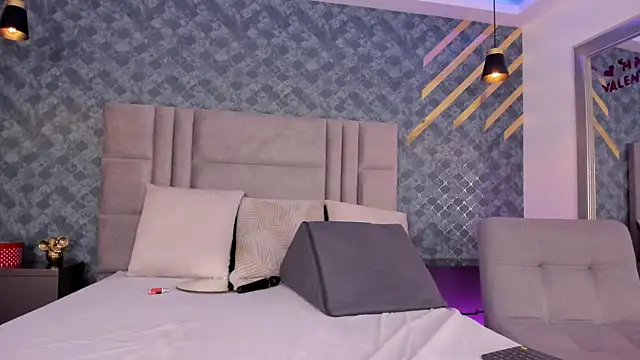 NiiaMoore online show from March 9, 1:56 am