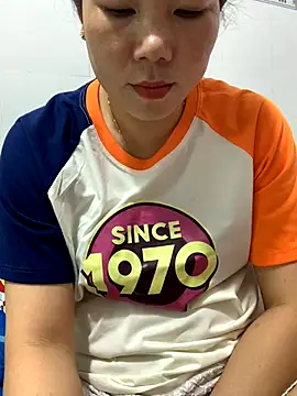 Baby-bigtits online show from November 19, 5:07 am