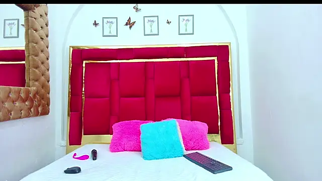 Snapshot of CoralHarrinson chatting on February 17, 8:26 pm CoralHarrinson online show from February 17, 8:26 pm