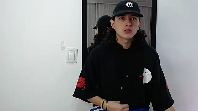 alex connorr online show from February 7, 4:14 pm