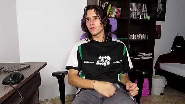 alex connorr online show from September 19, 4:03 am