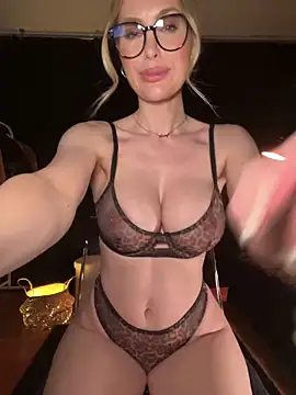 Lena Blom online show from January 17, 1:03 pm