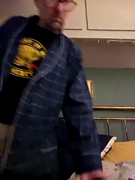 Snapshot of bibananaman chatting on December 29, 2:49 am bibananaman online show from December 29, 2:49 am