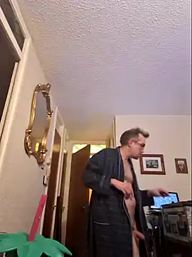 Snapshot of bibananaman chatting on January 13, 10:56 pm bibananaman online show from January 13, 10:56 pm