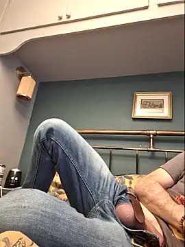 Snapshot of bibananaman chatting on March 5, 8:32 am bibananaman online show from March 5, 8:32 am