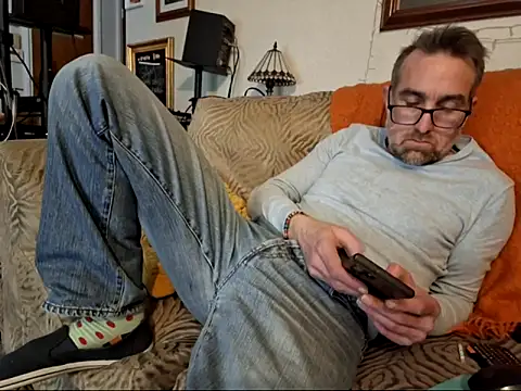 Snapshot of bibananaman chatting on March 10, 3:34 am bibananaman online show from March 10, 3:34 am